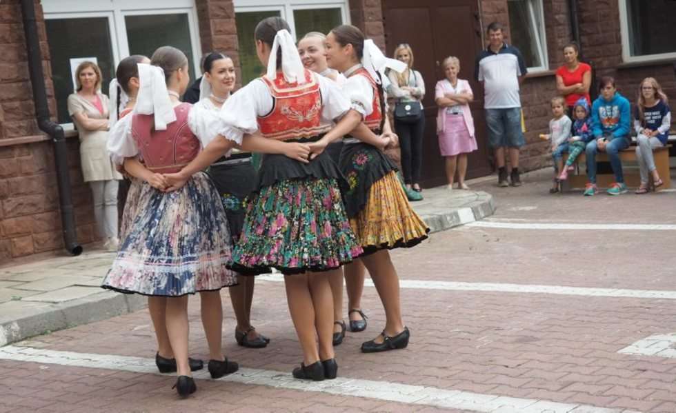  Uczestnicy spotkań folklorystycznych zatańczyli dla pacjentów DSK (zdjęcie 4) - Autor: Wojciech Nieśpiałowski
