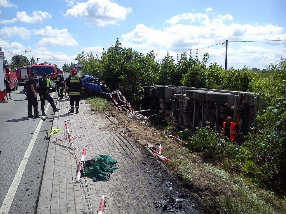  Wypadek w Annopolu (zdjęcie 2) - Autor: Policja