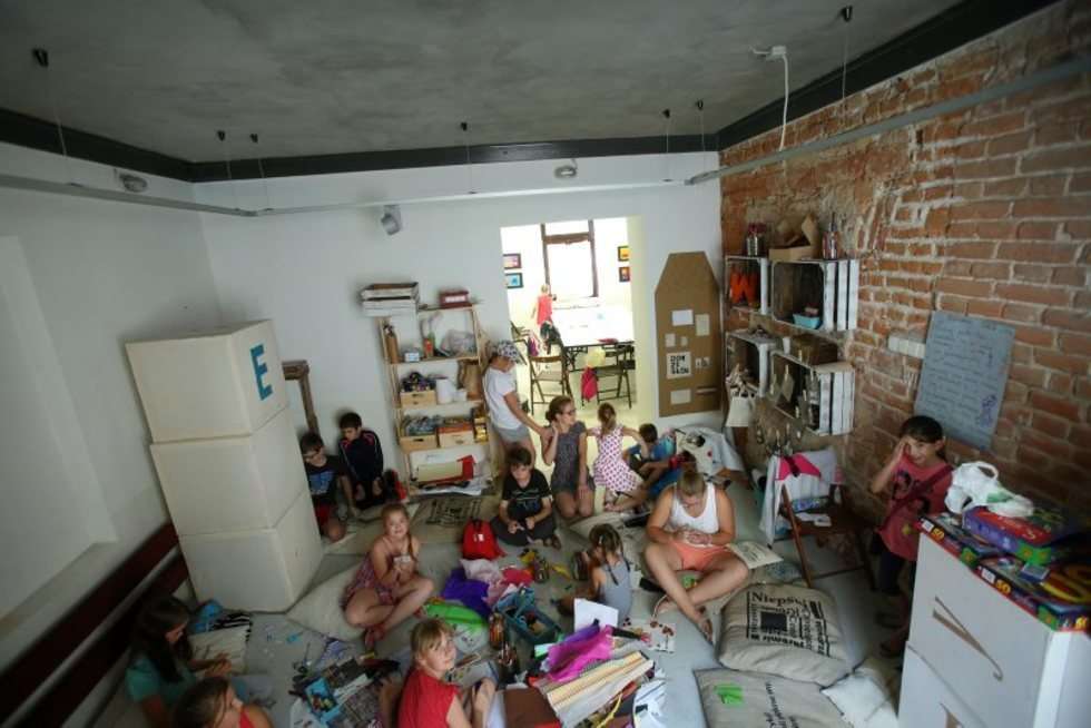  Warsztaty dla dzieci w Domu Słów (zdjęcie 6) - Autor: Wojciech Nieśpiałowski