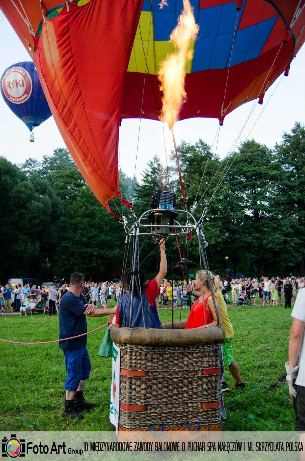  Zawody balonowe w Nałęczowie (zdjęcie 33) - Autor: Foto Art Group