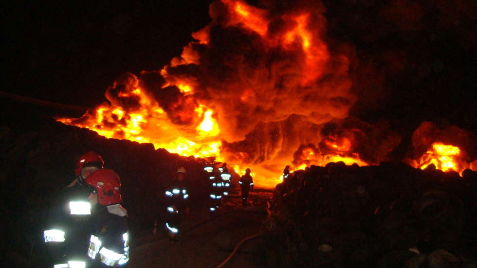  Wieki pożar składowiska opon w Rykach  - Autor: KP PSP Ryki