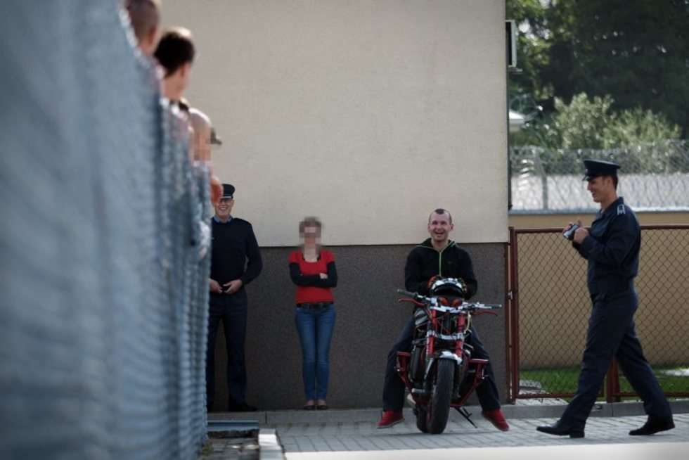  Pokaz motocyklowy w areszcie śledczym w Lublinie (zdjęcie 14) - Autor: Wojciech Nieśpiałowski