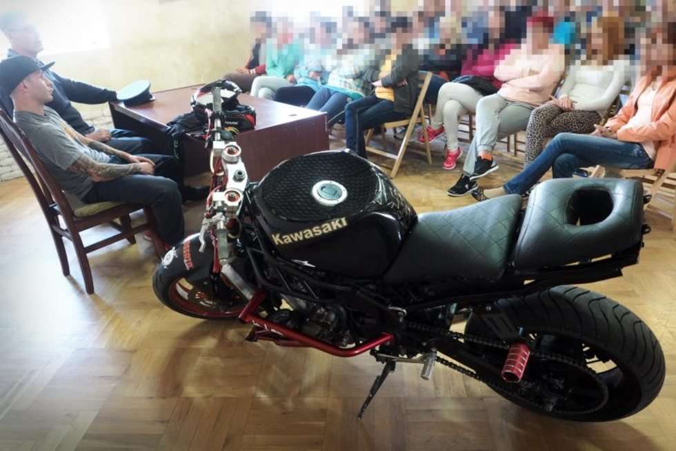  Pokaz motocyklowy w areszcie śledczym w Lublinie (zdjęcie 11) - Autor: Wojciech Nieśpiałowski