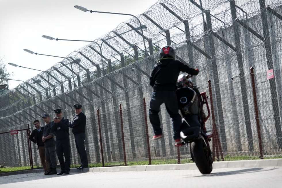  Pokaz motocyklowy w areszcie śledczym w Lublinie (zdjęcie 9) - Autor: Wojciech Nieśpiałowski