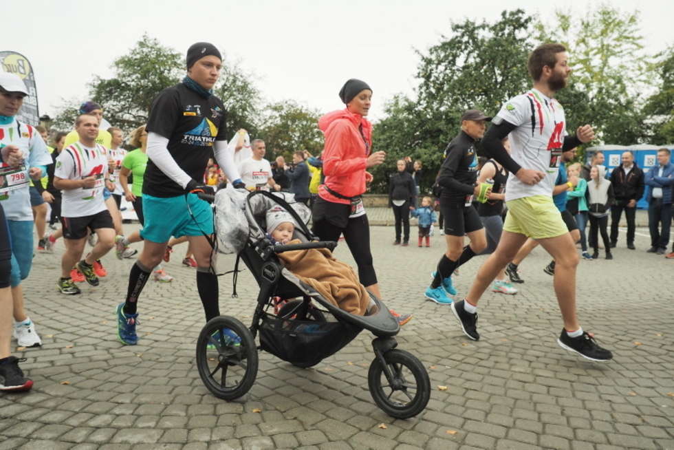  PZU Maraton Lubelski: pierwsza dycha do maratonu (zdjęcie 13) - Autor: Maciej Kaczanowski