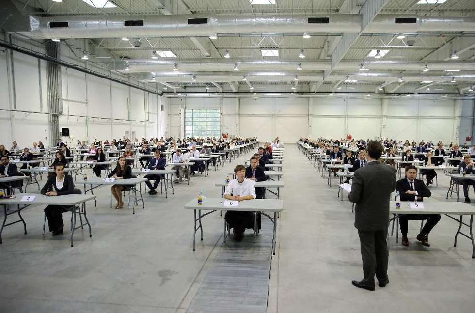  Egzamin na aplikacje radcowską: 237 osób rozwiązywało test (zdjęcie 3) - Autor: Maciej Kaczanowski