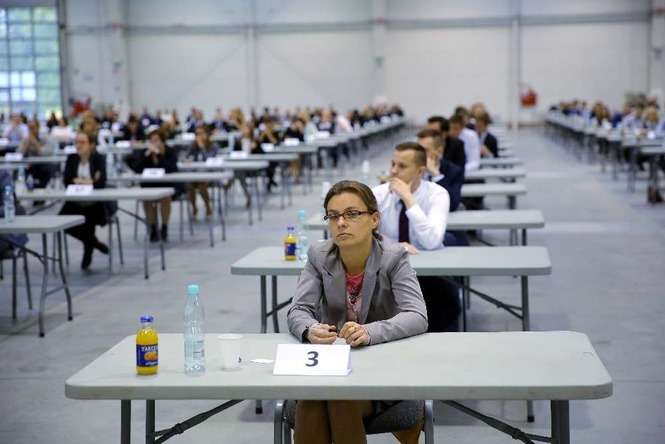 Egzamin na aplikacje radcowską: 237 osób rozwiązywało test - Autor: Maciej Kaczanowski
