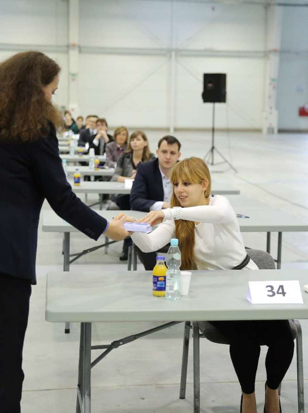 Egzamin na aplikacje radcowską: 237 osób rozwiązywało test (zdjęcie 15) - Autor: Maciej Kaczanowski