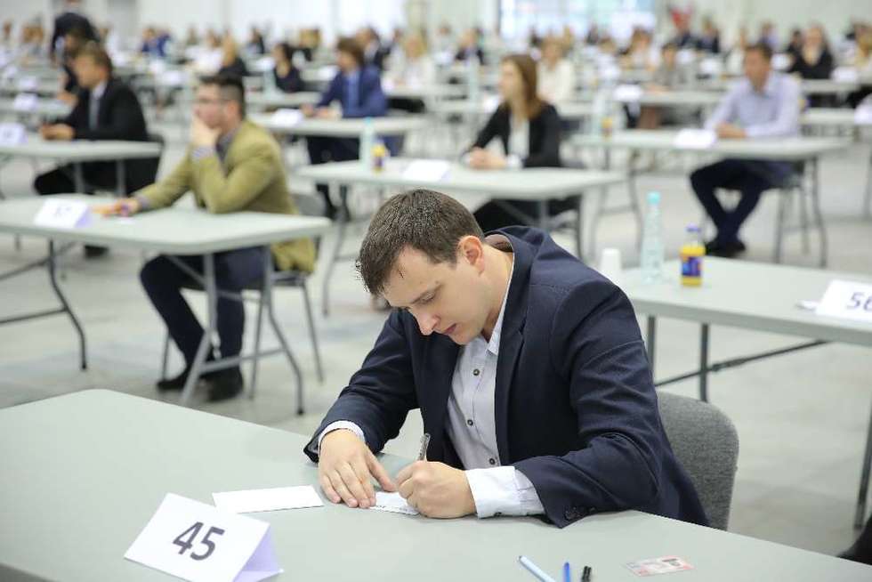 Egzamin na aplikacje radcowską: 237 osób rozwiązywało test (zdjęcie 7) - Autor: Maciej Kaczanowski