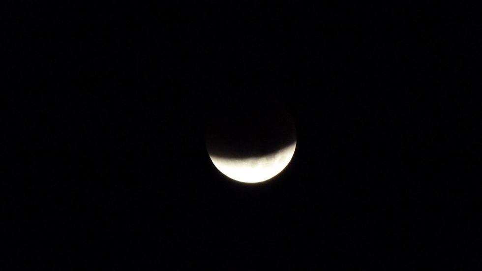  Zaćmienie Księżyca. Zdjęcia Czytelników (zdjęcie 12) - Autor: Adrian Szkutnik