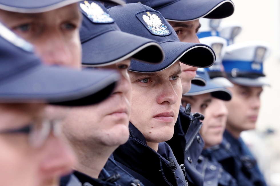  Nowe radiowozy i nowi policjanci (zdjęcie 11) - Autor: Dorota Awiorko