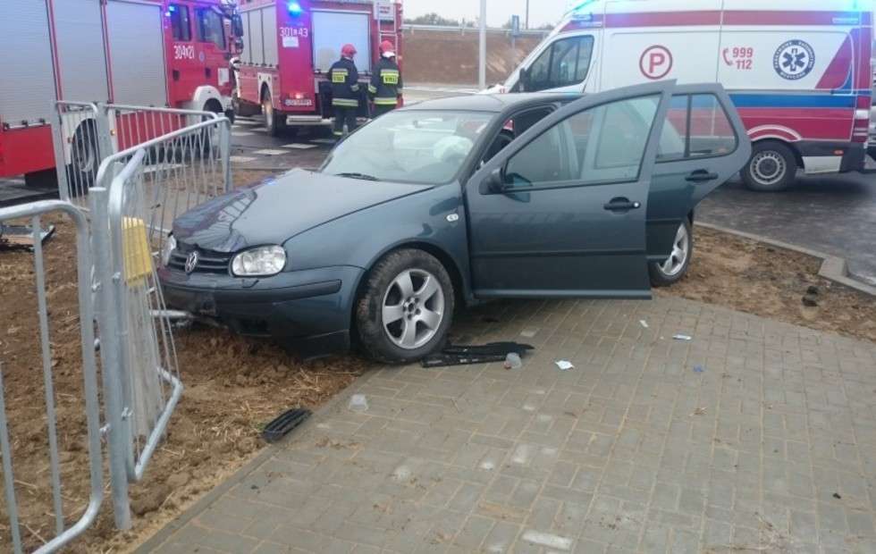  Wypadek na skrzyżowaniu ul. Poligonowej i Zelwerowicza  - Autor: KM PSP Lublin