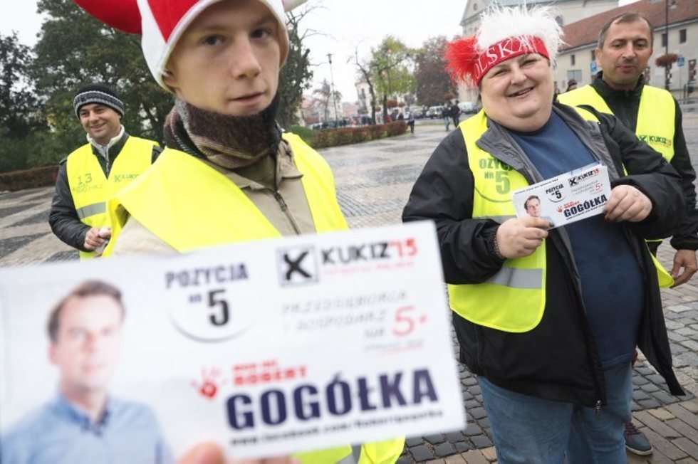  Zwolennicy Kukiza, Korwina i środowisk prawicowych na pl. Litewskim (zdjęcie 5) - Autor: Wojciech Nieśpiałowski