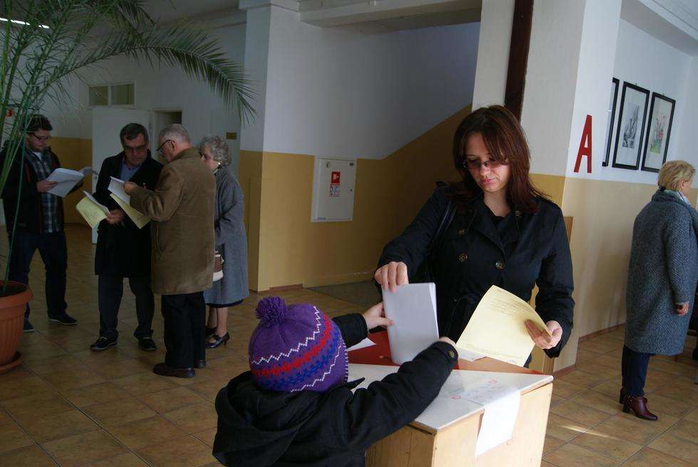  Obwodowa komisja wyborcza nr 20 w Białej Podlaskiej. (zdjęcie 1) - Autor: Ewelina Burda