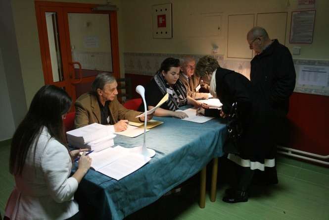 Głosowanie w komisji nr 96 przy ul. Zbożowej w Lublinie