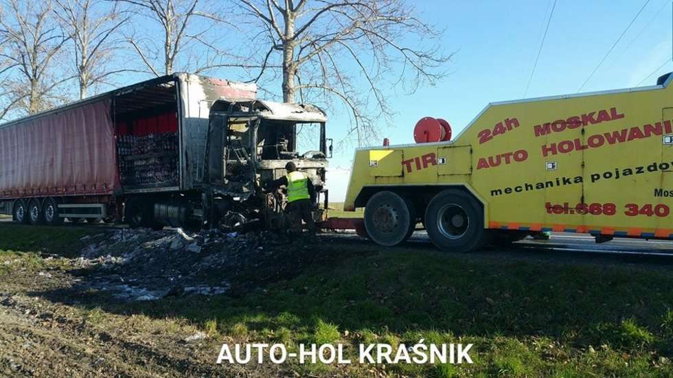  Polichna: Pożar ciężarówki (zdjęcie 2) - Autor: Auto-Hol Kraśnik