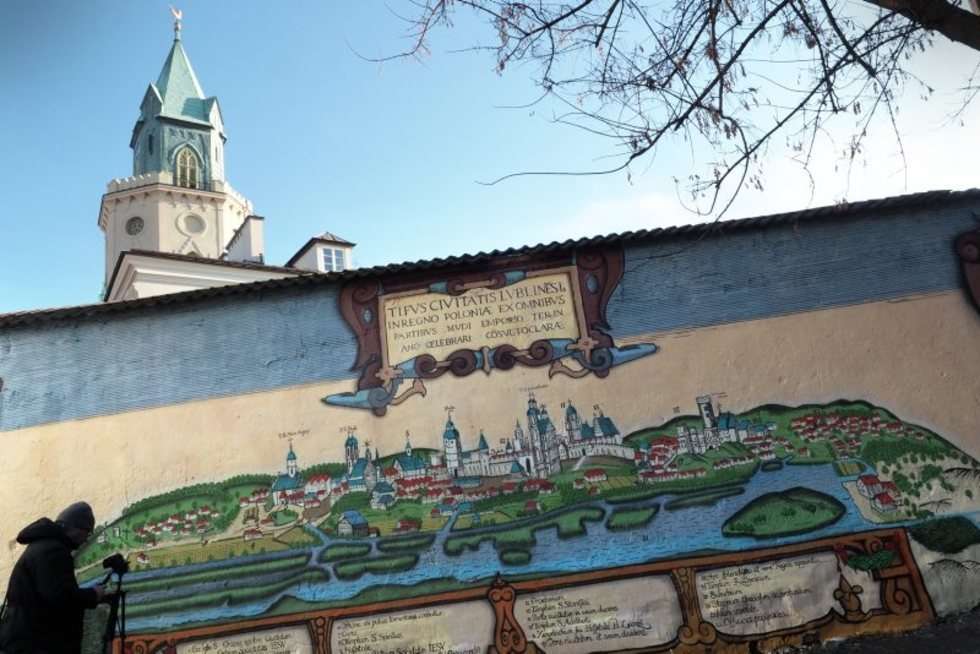  Uroczyste odsłonięcie muralu na Starym Mieście w Lublinie (zdjęcie 1) - Autor: Wojciech Nieśpiałowski