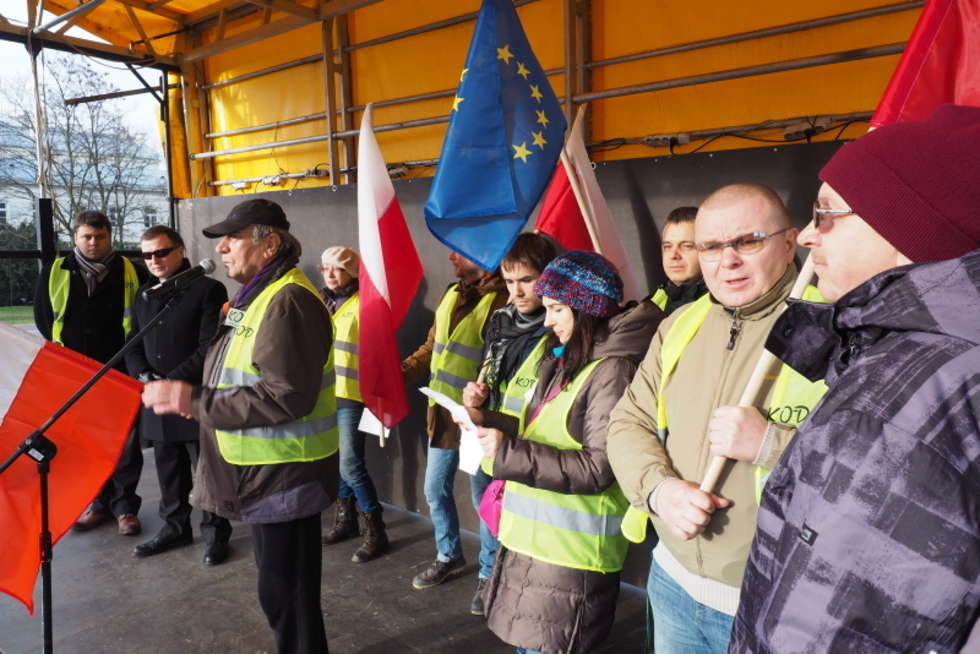  Demonstracja KOD w Lublinie (zdjęcie 7) - Autor: Maciej Kaczanowski
