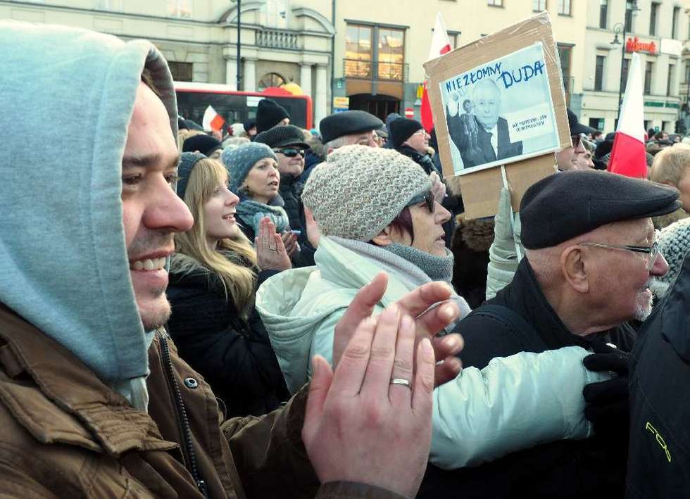  KOD manifestował na placu Litewskim  (zdjęcie 5) - Autor: Maciej Kaczanowski