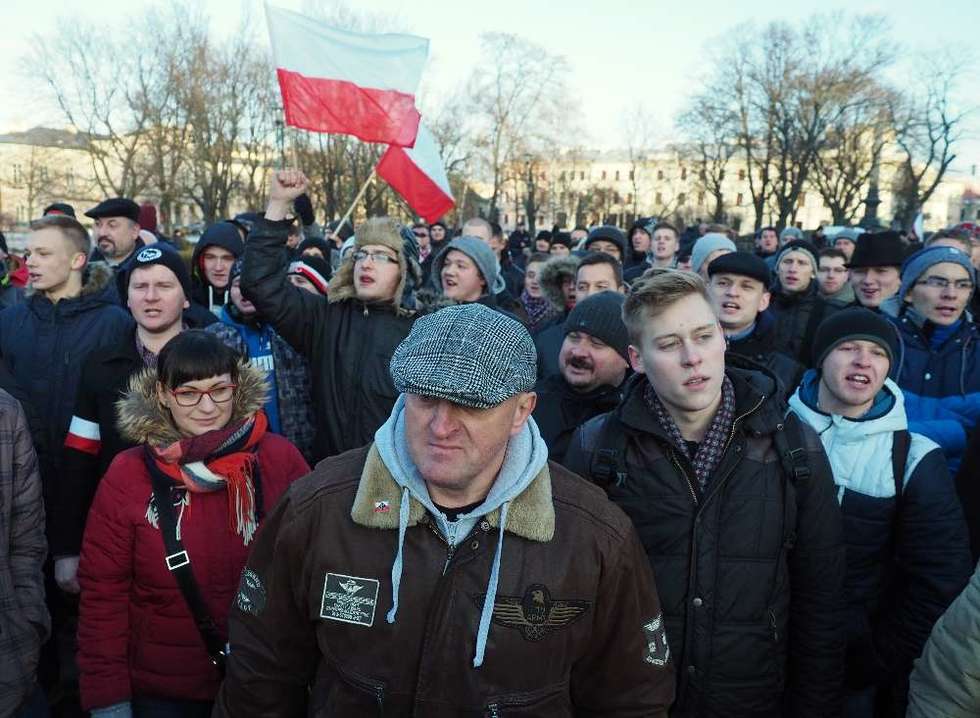  KOD manifestował na placu Litewskim  (zdjęcie 19) - Autor: Maciej Kaczanowski