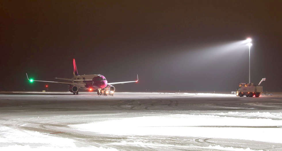  Zima na lotnisku (zdjęcie 1) - Autor: Krzysztof Wiśniewski/Lubelska Grupa Spotterska