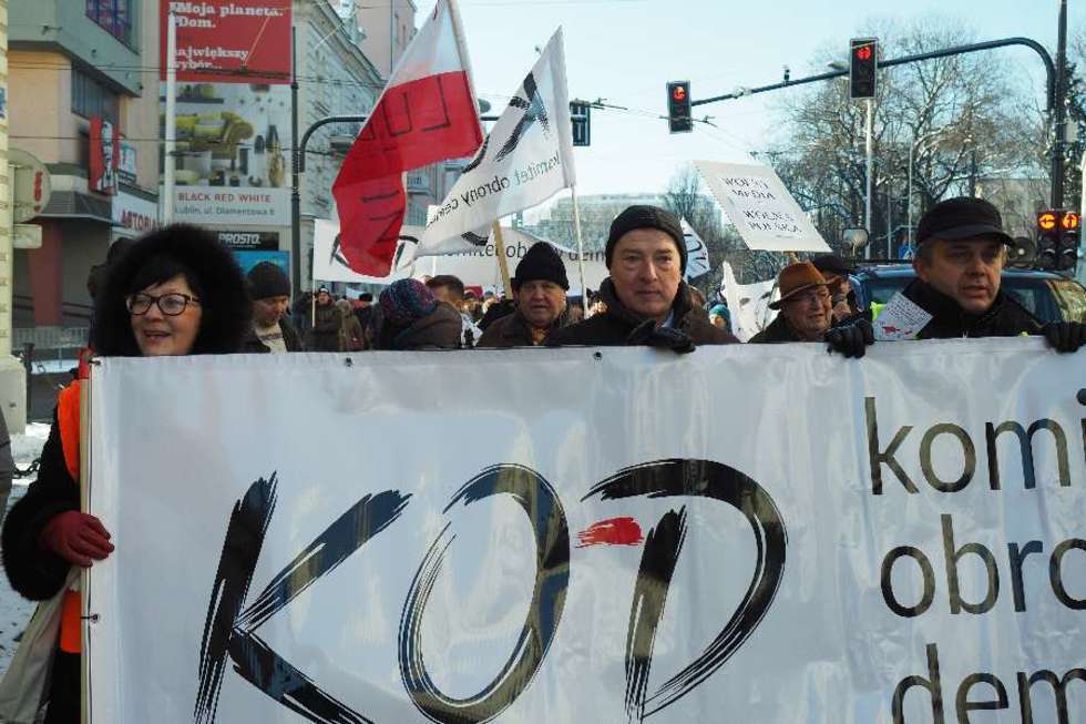  Marsz KOD w Lublinie (zdjęcie 36) - Autor: Maciej Kaczanowski