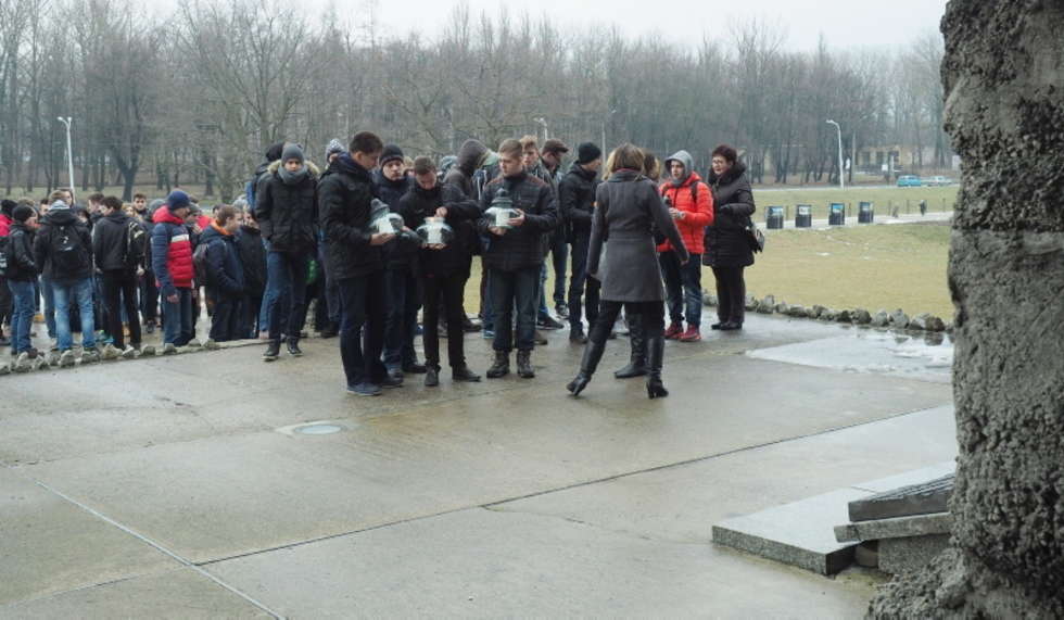  Muzeum na Majdanku: obchody Międzynarodowego Dnia Pamięci o Ofiarach Holokaustu (zdjęcie 10) - Autor: Maciej Kaczanowski