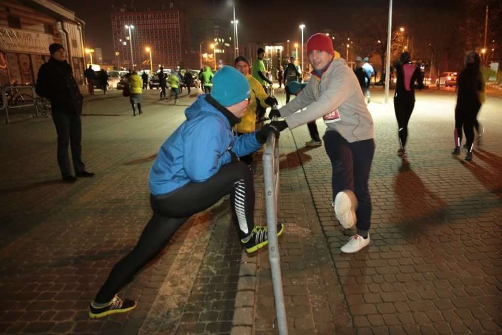  Nocna Dycha do Maratonu (zdjęcie 2) - Autor: Wojciech Nieśpiałowski