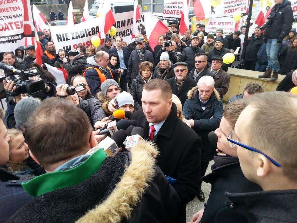  Manifestacja kupców pod Urzędem Wojewódzkim (zdjęcie 17) - Autor: Maciej Kaczanowski