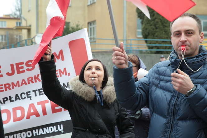 Manifestacja kupców pod Urzędem Wojewódzkim - Autor: Maciej Kaczanowski