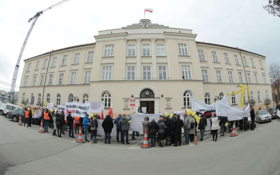  Manifestacja kupców pod Urzędem Wojewódzkim (zdjęcie 13) - Autor: Maciej Kaczanowski