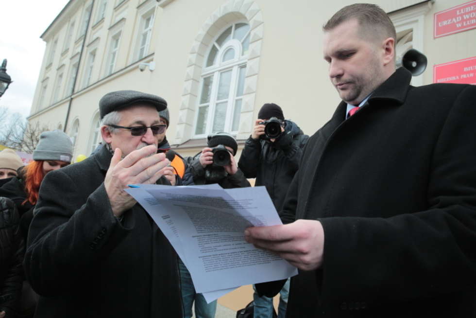  Manifestacja kupców pod Urzędem Wojewódzkim (zdjęcie 9) - Autor: Maciej Kaczanowski