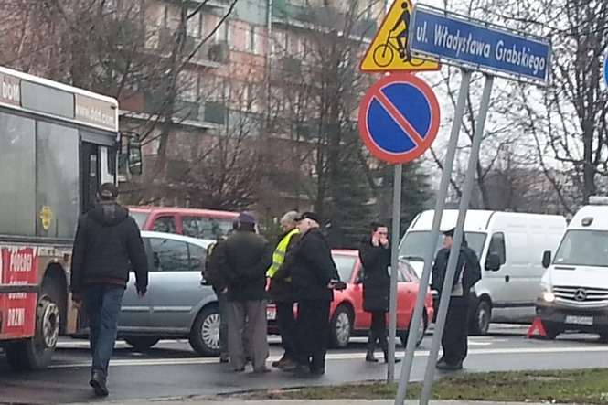 Lublin: Wypadek na skrzyżowaniu Drogi Męczenników Majdanka i Grabskiego - Autor: Paweł Puzio