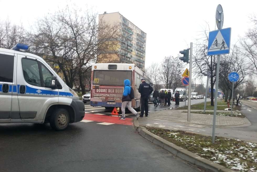  Lublin: Wypadek na skrzyżowaniu Drogi Męczenników Majdanka i Grabskiego (zdjęcie 2) - Autor: Paweł Puzio