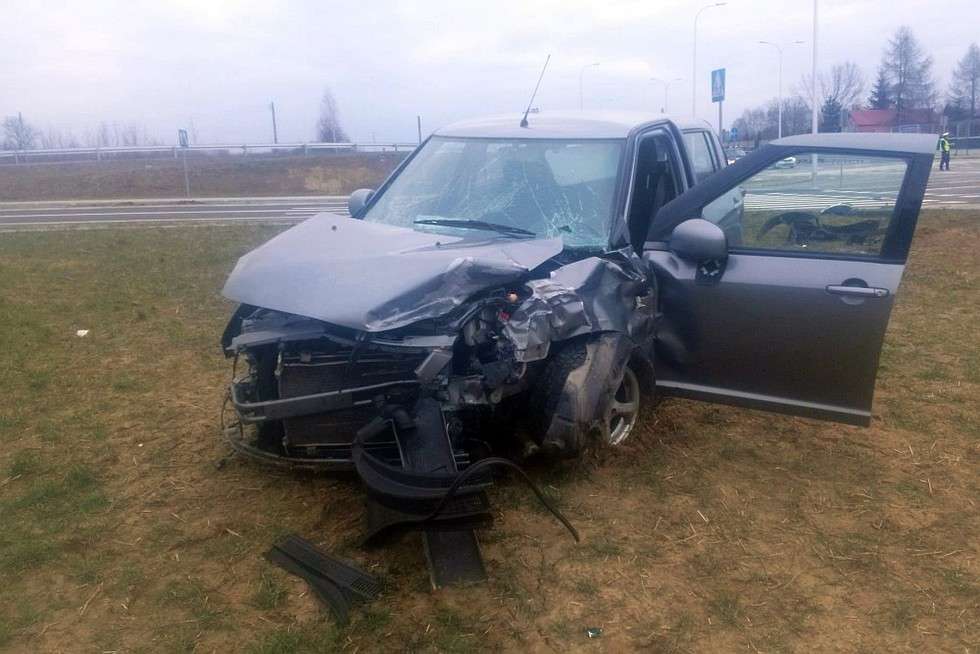  Wypadek na skrzyżowaniu ul. Poligonowej i Zelwerowicza (zdjęcie 9) - Autor: Alarm 24