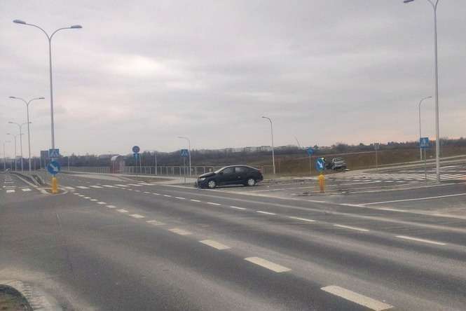 Wypadek na skrzyżowaniu ul. Poligonowej i Zelwerowicza