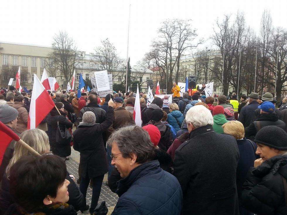  Manifestacja KOD w Lublinie (zdjęcie 8) - Autor: Tomasz Maciuszczak