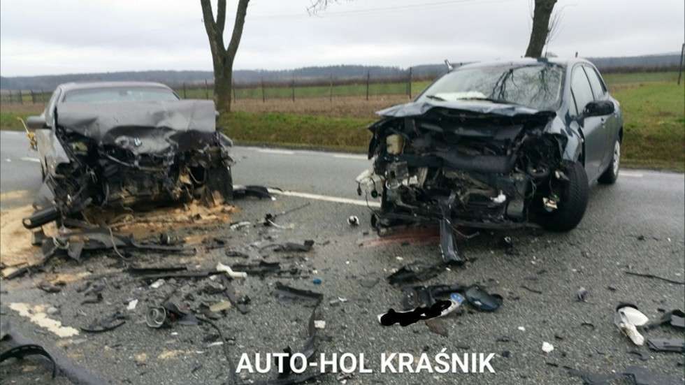  Polichna: zderzenie dwóch aut  - Autor: AUTO-HOL KRAŚNIK