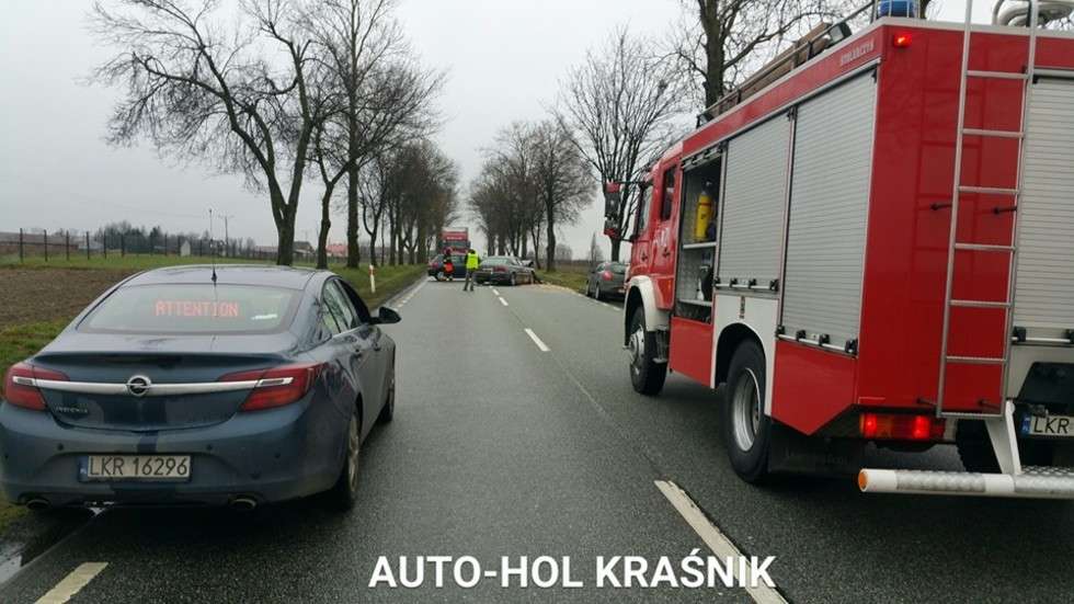  Polichna: zderzenie dwóch aut (zdjęcie 5) - Autor: AUTO-HOL KRAŚNIK