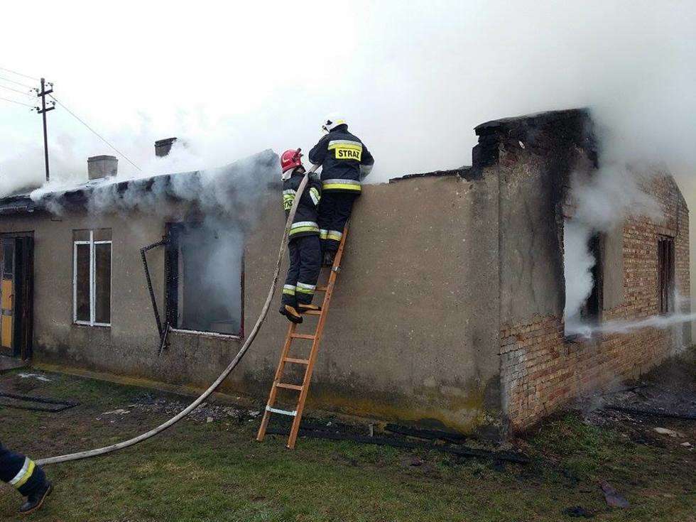  Dwie osoby nie żyją, tragiczny pożar w Chotyłowie (zdjęcie 5) - Autor: Straż Pożarna Chotyłów