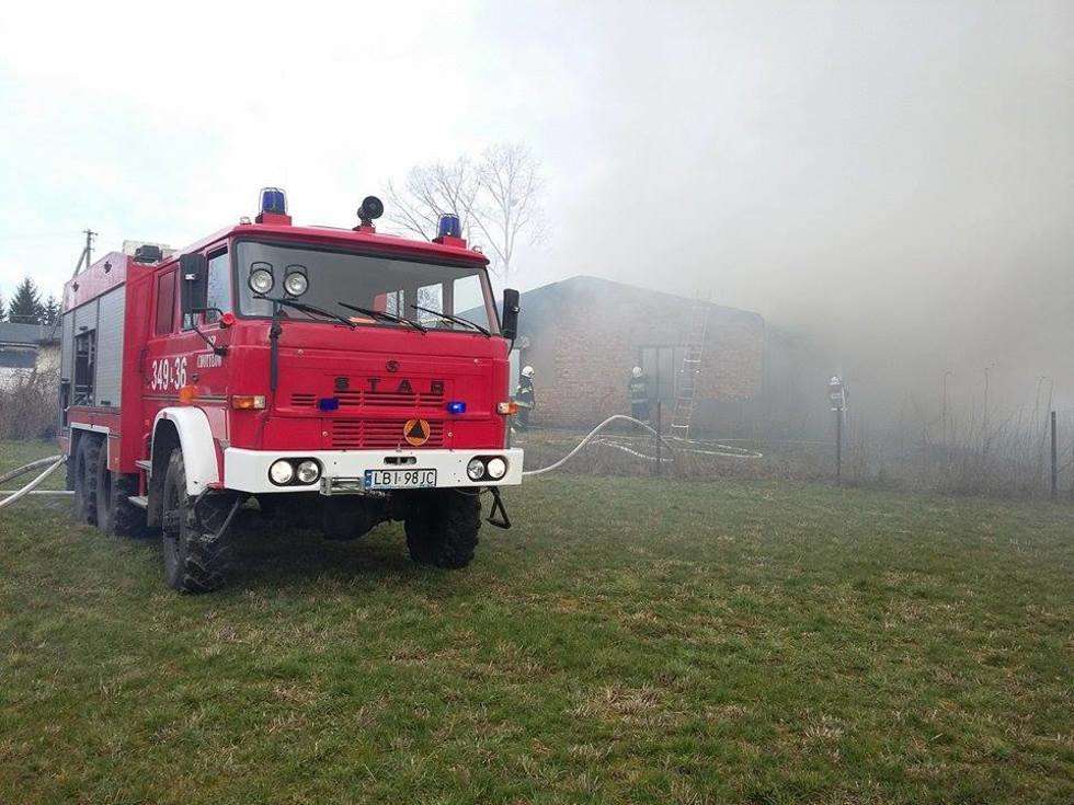  Dwie osoby nie żyją, tragiczny pożar w Chotyłowie (zdjęcie 3) - Autor: Straż Pożarna Chotyłów