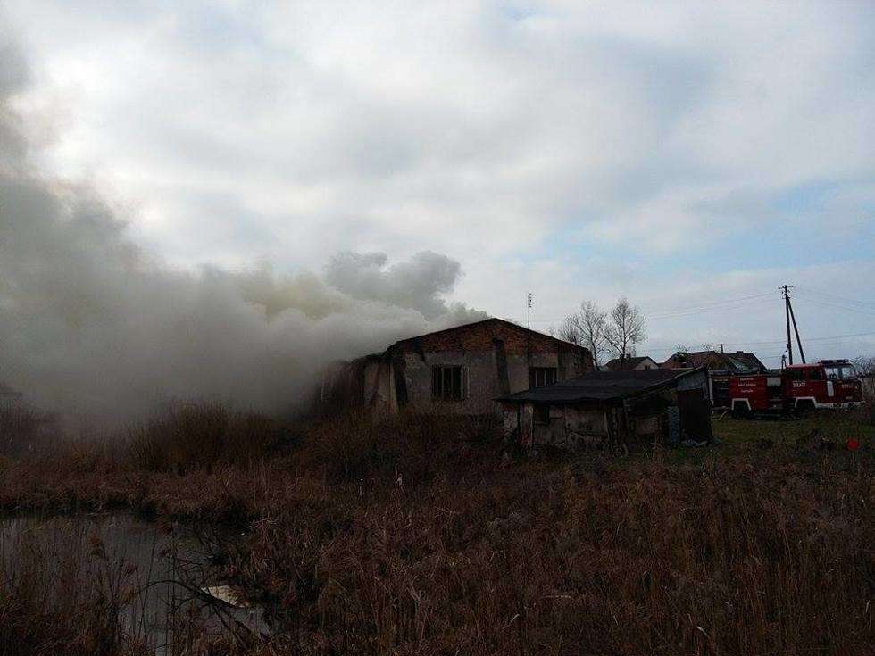  Dwie osoby nie żyją, tragiczny pożar w Chotyłowie (zdjęcie 4) - Autor: Straż Pożarna Chotyłów