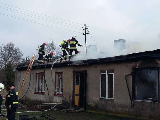 Dwie osoby nie żyją, tragiczny pożar w Chotyłowie - Autor: Straż Pożarna Chotyłów