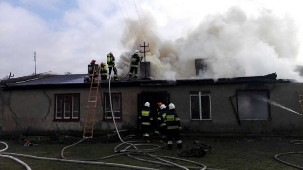  Dwie osoby nie żyją, tragiczny pożar w Chotyłowie (zdjęcie 7) - Autor: Straż Pożarna Chotyłów