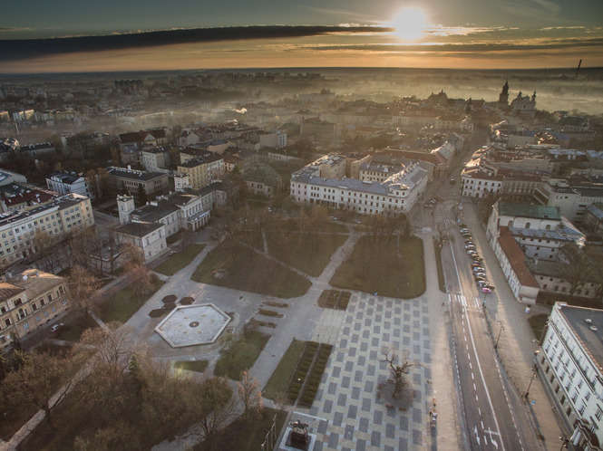 Plac Litewski na zdjęciach z drona