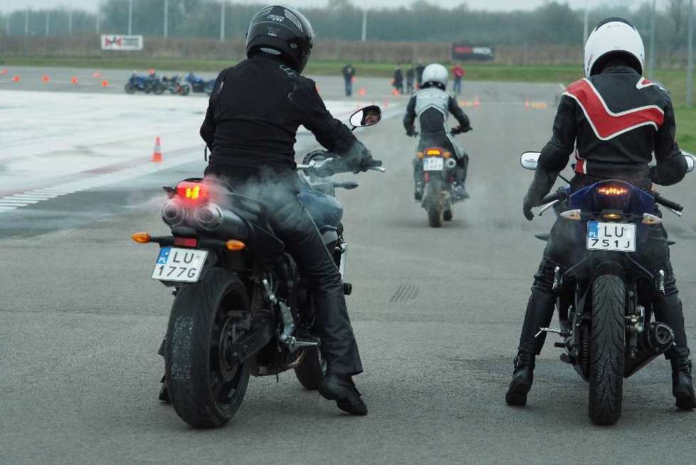  Kobiety na motocykle. Szkolenie tylko dla pań (zdjęcie 2) - Autor: Maciej Kaczanowski