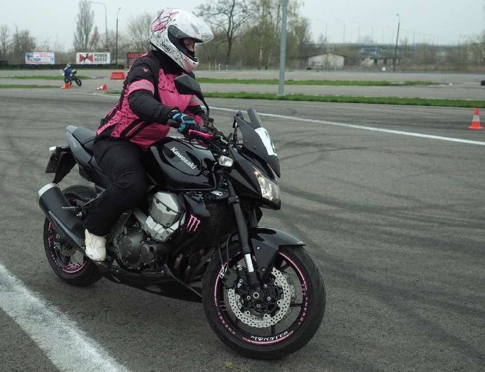  Kobiety na motocykle. Szkolenie tylko dla pań  - Autor: Maciej Kaczanowski