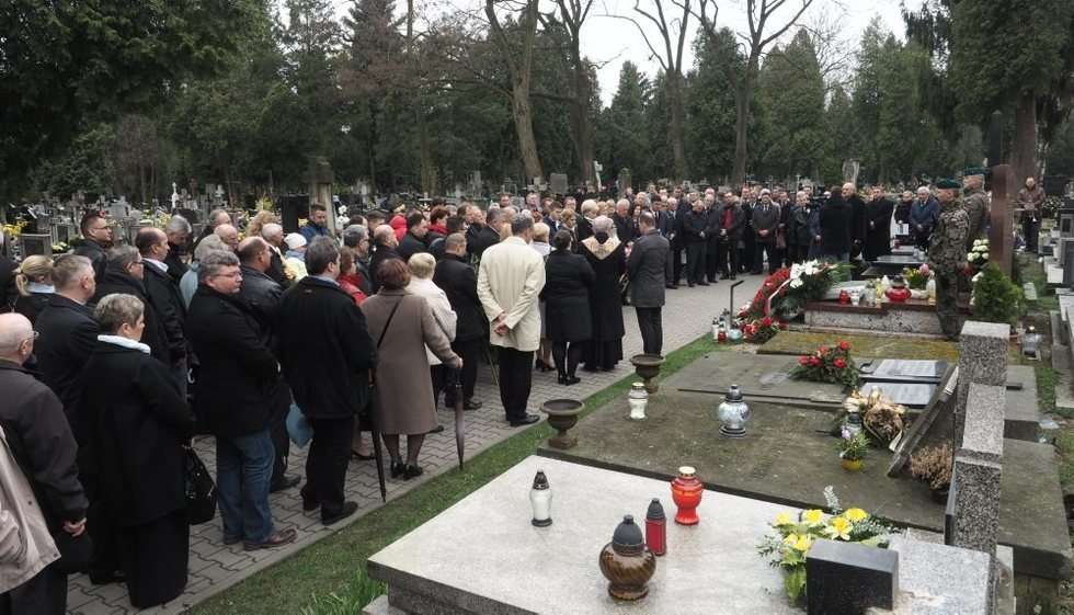  Uroczystość przy grobie Edwarda Wojtasa (zdjęcie 3) - Autor: Wojciech Nieśpiałowski