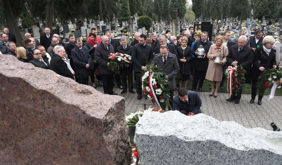  Uroczystość przy grobie Edwarda Wojtasa (zdjęcie 9) - Autor: Wojciech Nieśpiałowski