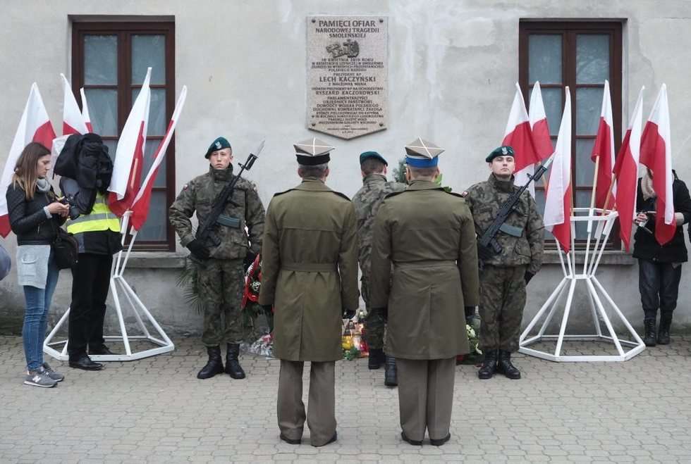  Lubelskie obchody rocznicy katastrofy smoleńskiej (zdjęcie 17) - Autor: Wojciech Nieśpiałowski